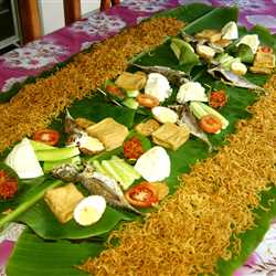 Indomie Goreng Alas Daun Pisang